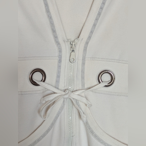 Women's (Size M) Long Off-White Zip-Up Hoodie/Jacket With Grey Trim & Drawstring - Picture 8 of 16